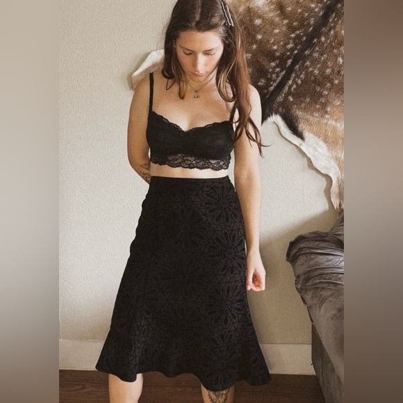 East 5th Black Velvet Floral A-Line Skirt. Vintage Velvet Floral Skirt Y2K - Picture 12 of 12